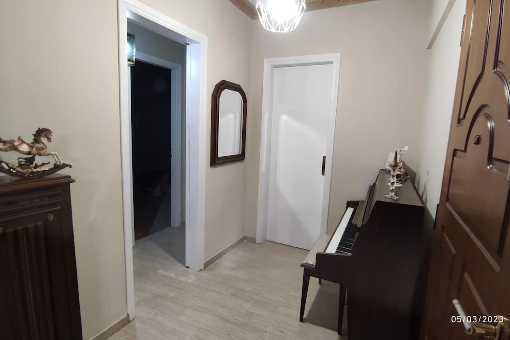 Sq Varnava Appartment 아테네 외부 사진