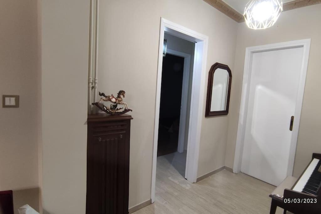 Sq Varnava Appartment 아테네 외부 사진