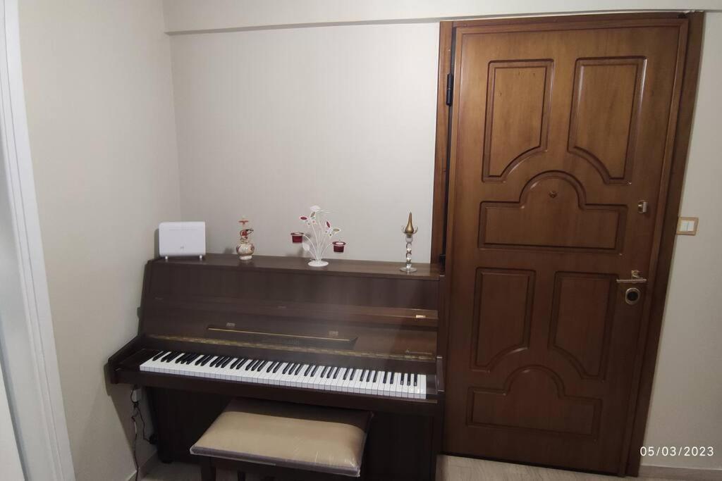 Sq Varnava Appartment 아테네 외부 사진